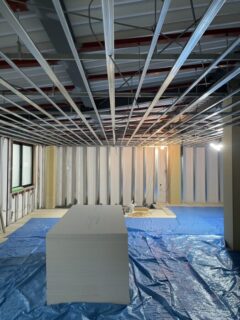 京都北区　S様店舗　床上げ工事・天井、壁下地工事
